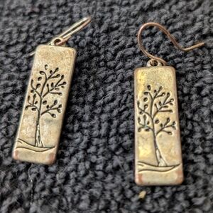 Add a touch of nature-inspired elegance with these Tree of Life earrings
